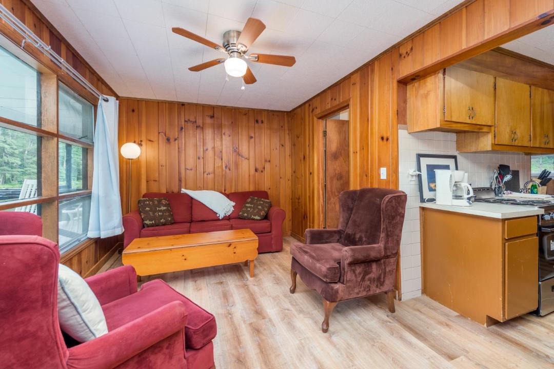 Photo of Livingroom in Flat Rock