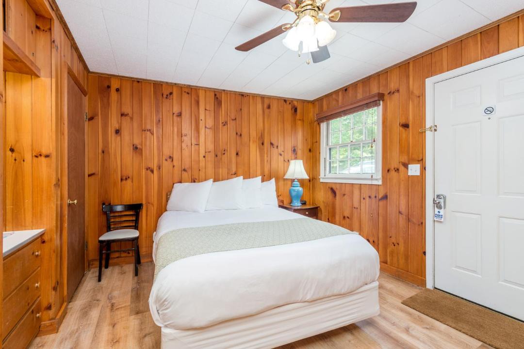 Photo of Bedroom in Flat Rock
