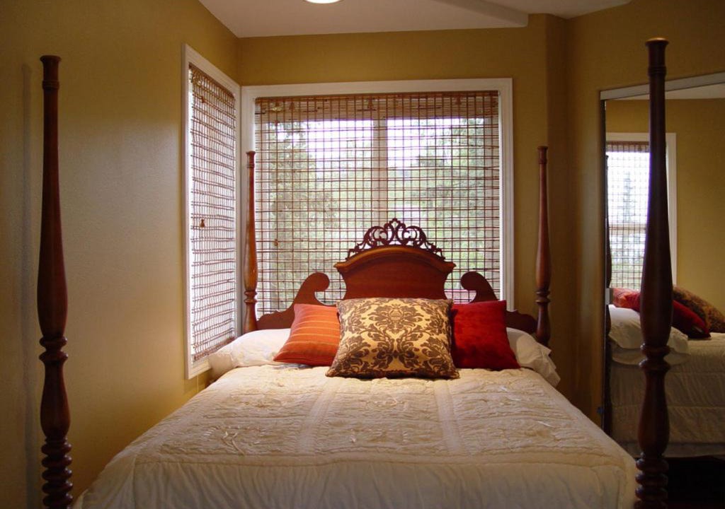 Photo of Bedroom in Mid-Hillside
