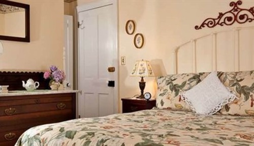 Virginia room