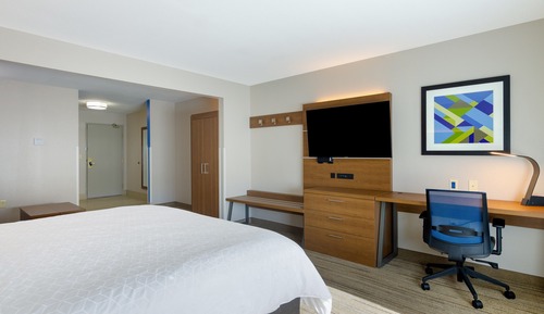 Suite, 1 King Bed, Accessible (Communications Accessible)