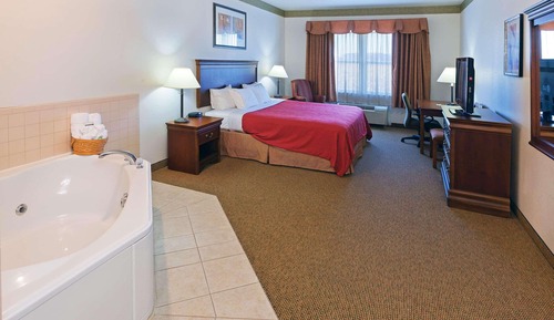 Suite, 1 King Bed, Accessible, Jetted Tub
