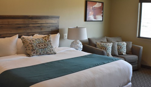 Deluxe Room, 1 King Bed with Sofa bed, Refrigerator & Microwave, Mountain View
