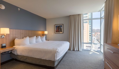 Suite, 1 King Bed, Accessible, Mountain View (Mobility & Hearing, Bathtub, 2 Rooms)
