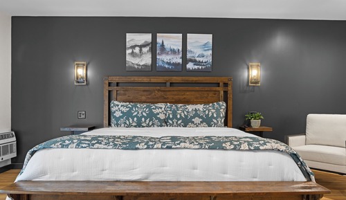 Classic Room, 1 King Bed, Mountain View