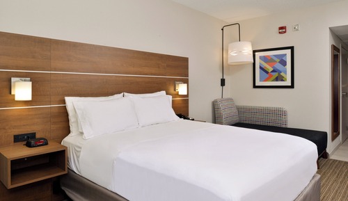 Standard Room, 1 Queen Bed, Accessible (Accessible Tub)
