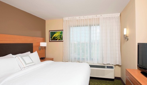 Suite, 1 Double Bed, Smoking, Corner (Balcony, Intracoastal)