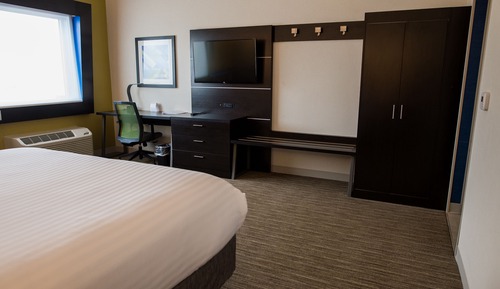 Standard Room, 1 King Bed, Accessible (Mobility, Accessible Tub)