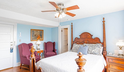 204) Blue Ridge Room