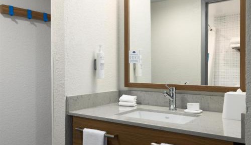 King Room with Sofa Bed and Tub - Non-Smoking