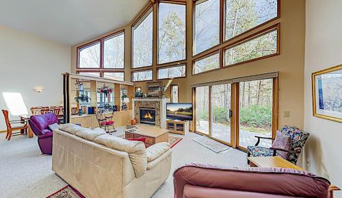 Three-Bedroom Vacation Home 