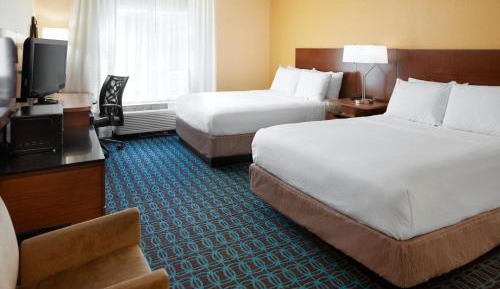 Queen Room with Two Queen Beds and Roll-In Shower - Mobility Access/Hearing Accessible