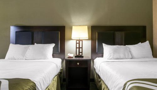 Deluxe Queen Room with Two Queen Beds