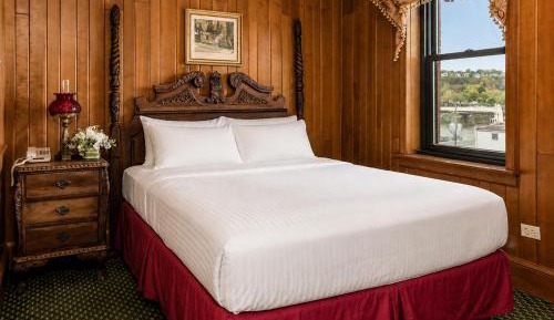 Standard Queen Room