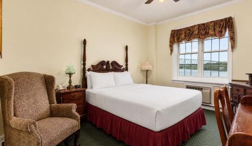Queen Room with River View