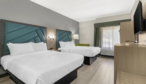 Queen Room with Two Queen Beds - Non-Smoking