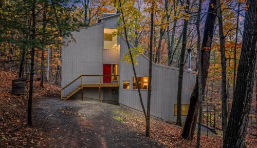 Five-Bedroom Holiday Home