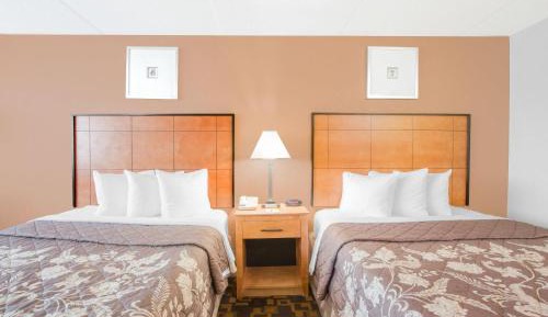 Queen Room with Two Queen Beds - Non-Smoking