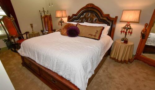 Deluxe King Suite