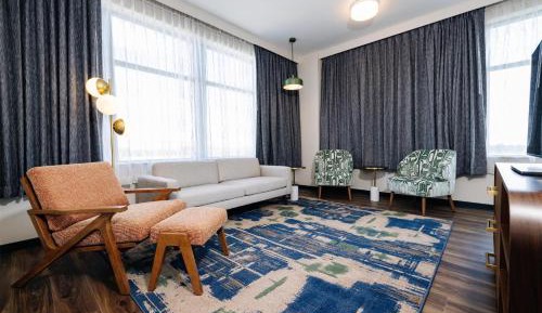 One-Bedroom King Suite