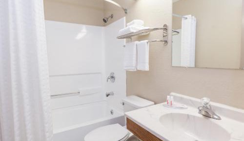 Studio Suite with Three Queen Beds - Non-Smoking