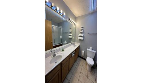 2 Queen Bed Suite
