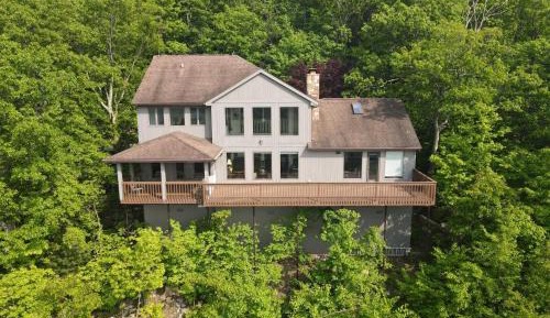 Three-Bedroom Vacation Home 