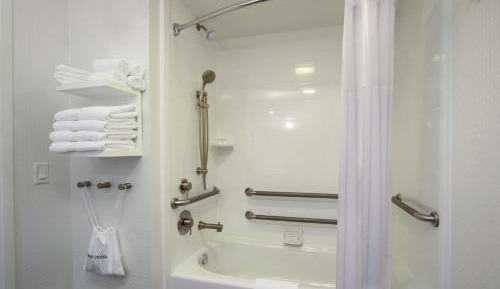 Queen Room with Two Queen Beds - Mobility and Hearing Access/Non-Smoking