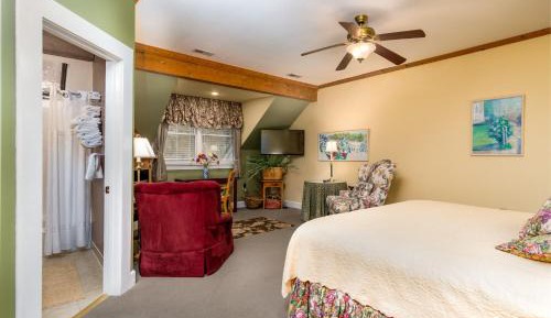 Woodward House Room with Fireplace