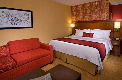 Charleston Hotel | Courtyard by Marriott Charleston Downtown/Civic Center