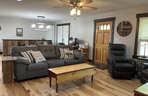 Maysville Other | Relax after boating Lake Cumberland or enjoying Somernites Cruise In with the whole crew at our picturesque 100 acre Farm!