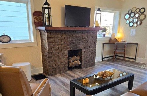 Dayton House | NEW! Pet & Family-Friendly Home. Ohio River Views! <5 miles to attractions!