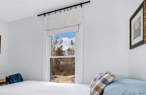 Swannanoa Cottage | Berta's Cottage - Perfect Location Between Asheville and Black Mountain, NC
