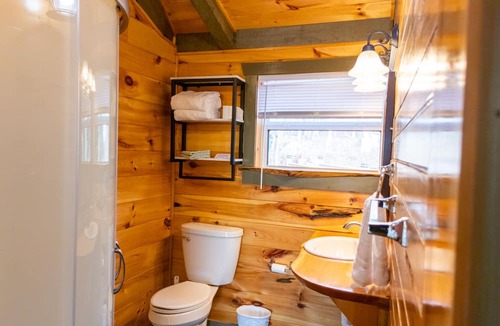 Stanton Cabin | Suspended SkyView Cabin Near RRG