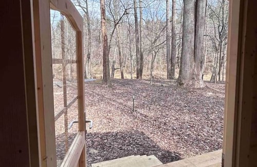 Marion House | Dogs-Fire-SteamSauna-Kayaks-Water-Soaking Tub