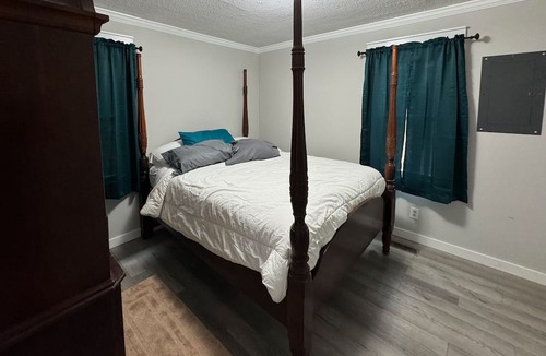 Crossnore Cottage | Dog-friendly all-season cottage with mountain views, firepit, grill, AC, & W/D