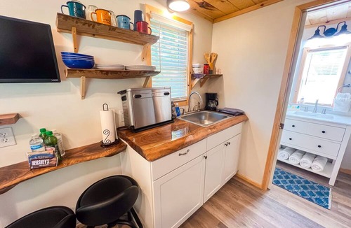 Stanton Apartment | Welcome to Cozy Cabin - Small in size, big in charm