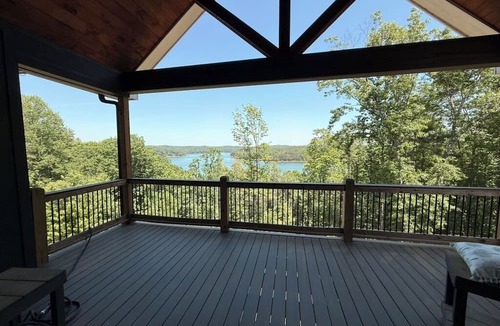 Nebo House | Lakeview Cottage Home on Lake James - 4BR/3BTH