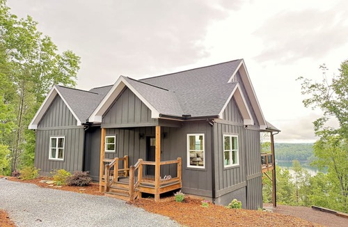 Nebo House | Lakeview Cottage Home on Lake James - 4BR/3BTH