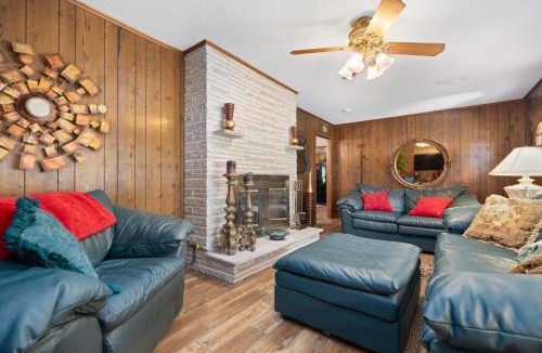 Erwin House | 'That 70s House' Retreat near the Nolichucky