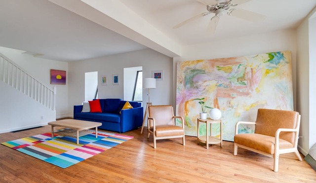 Cozy Post Modern Art House