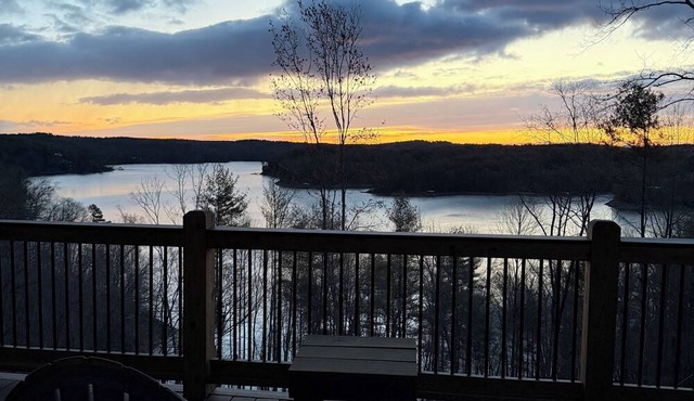 Lakeview Cottage Home on Lake James - 4BR/3BTH