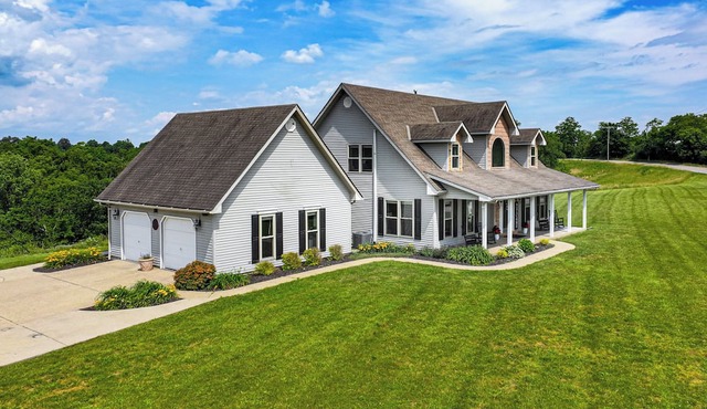 Great for Groups! Corinth Gem w/Game Room & Pool